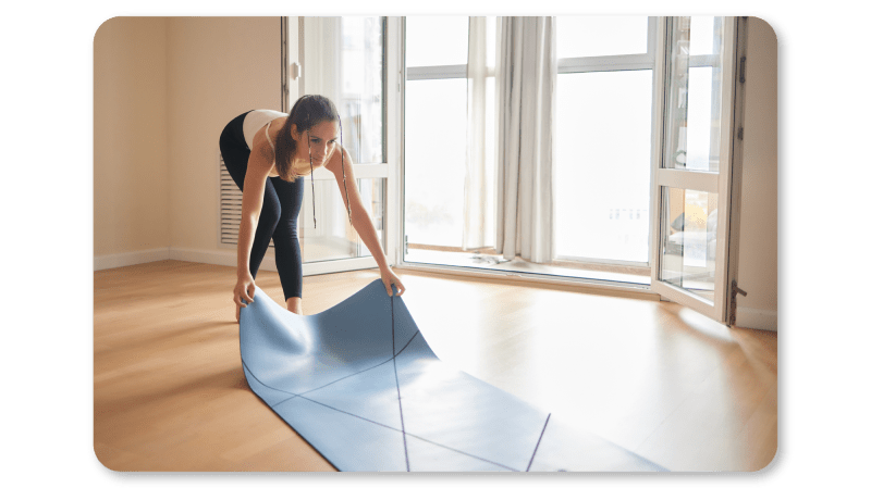 girl-unroll-mat